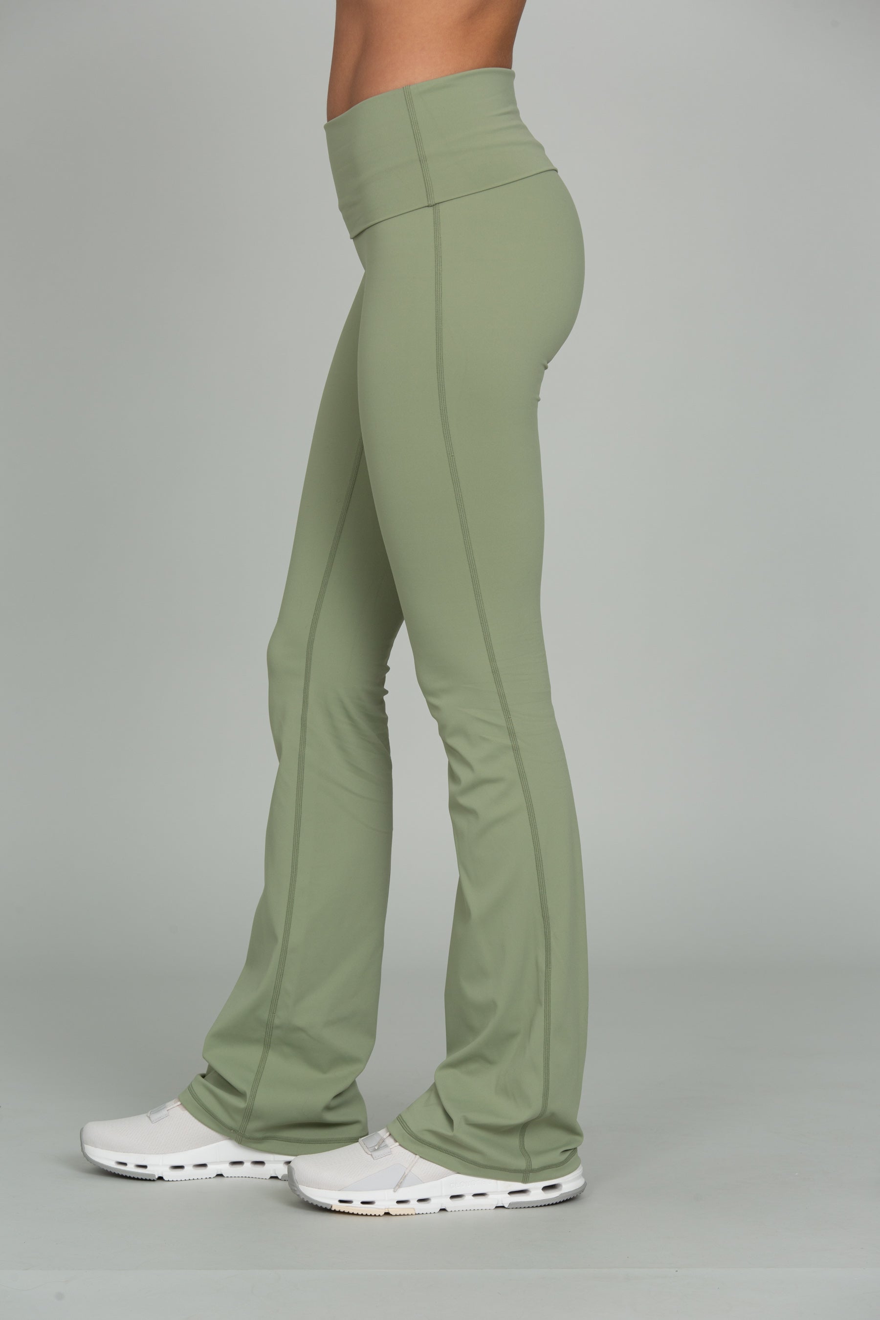 Matcha Essential Foldover Flare Pant – Gold Hinge