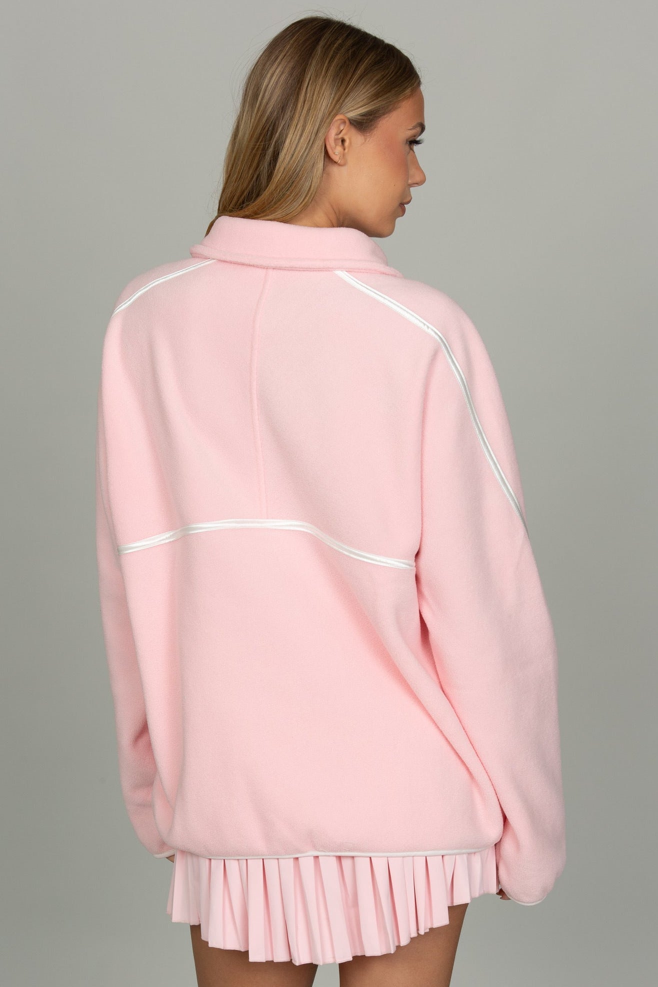 ジュン Almond Blossom Minimalistic Half-Zip Pullover – Gold Hinge