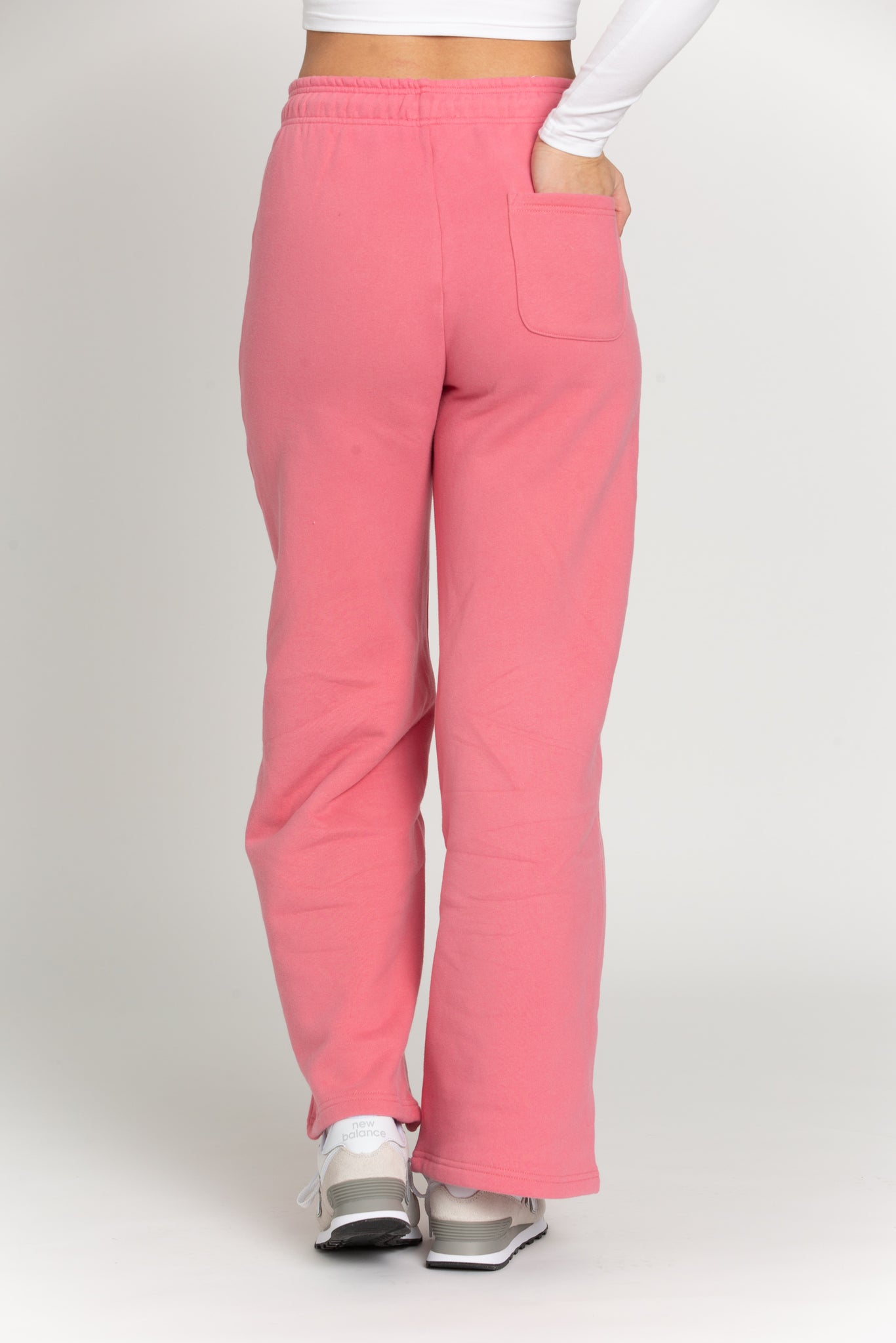 Our Rouge Wide Leg Sweatpants are the perfect combination of style and comfort, with soft fabric and functional pockets. Complete the look with a matching sweatshirt, or pair with any Gold Hinge top. Get them today and enjoy the comfort and convenience they provide.