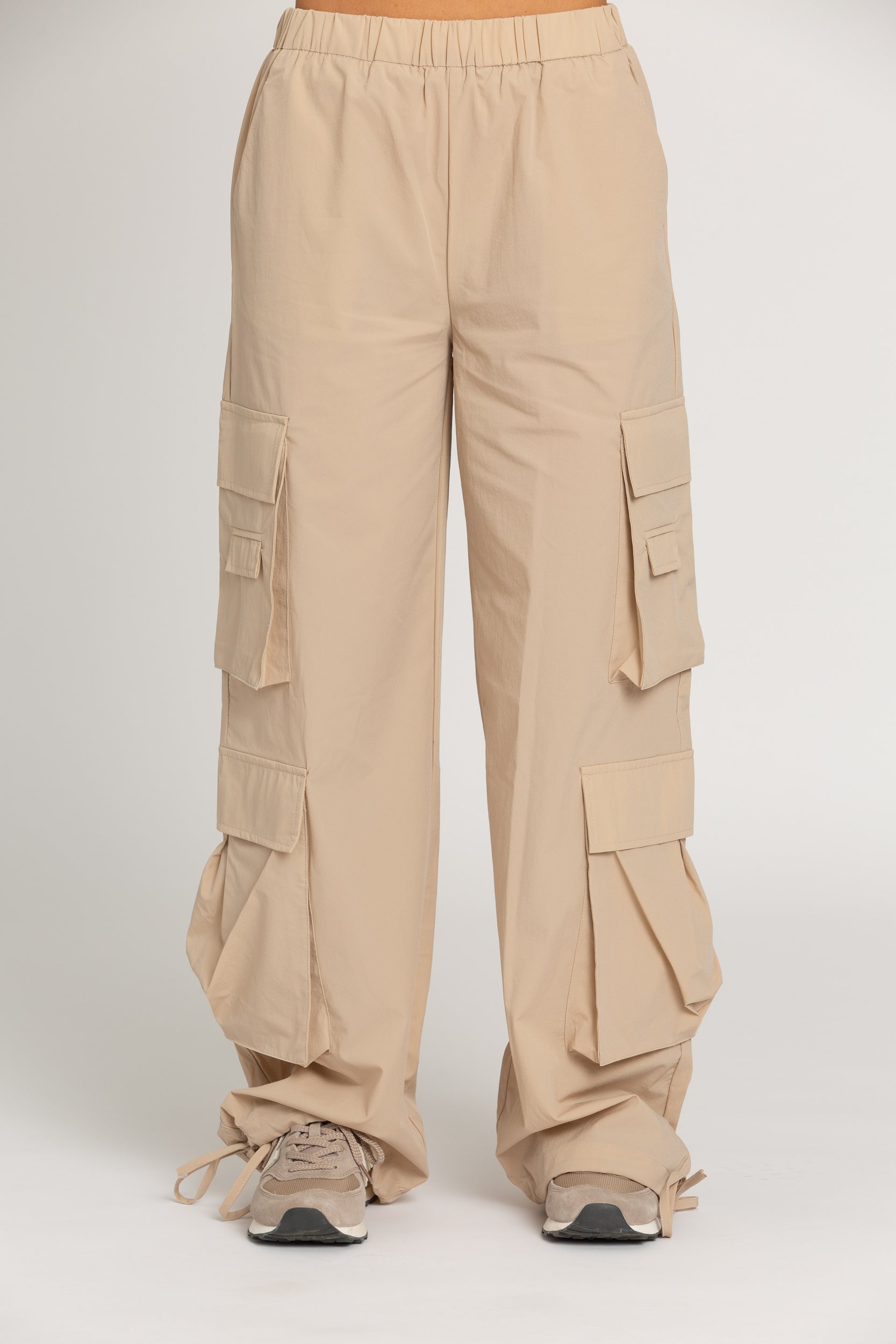 Desert Sand Parachute Pants – Gold Hinge